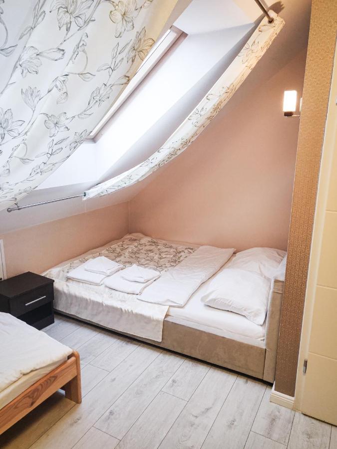 Dom Weselny Pod Kasztanem Hotel Luban Bagian luar foto