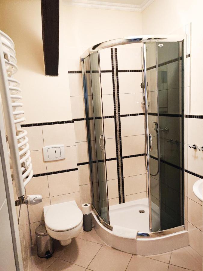 Dom Weselny Pod Kasztanem Hotel Luban Bagian luar foto